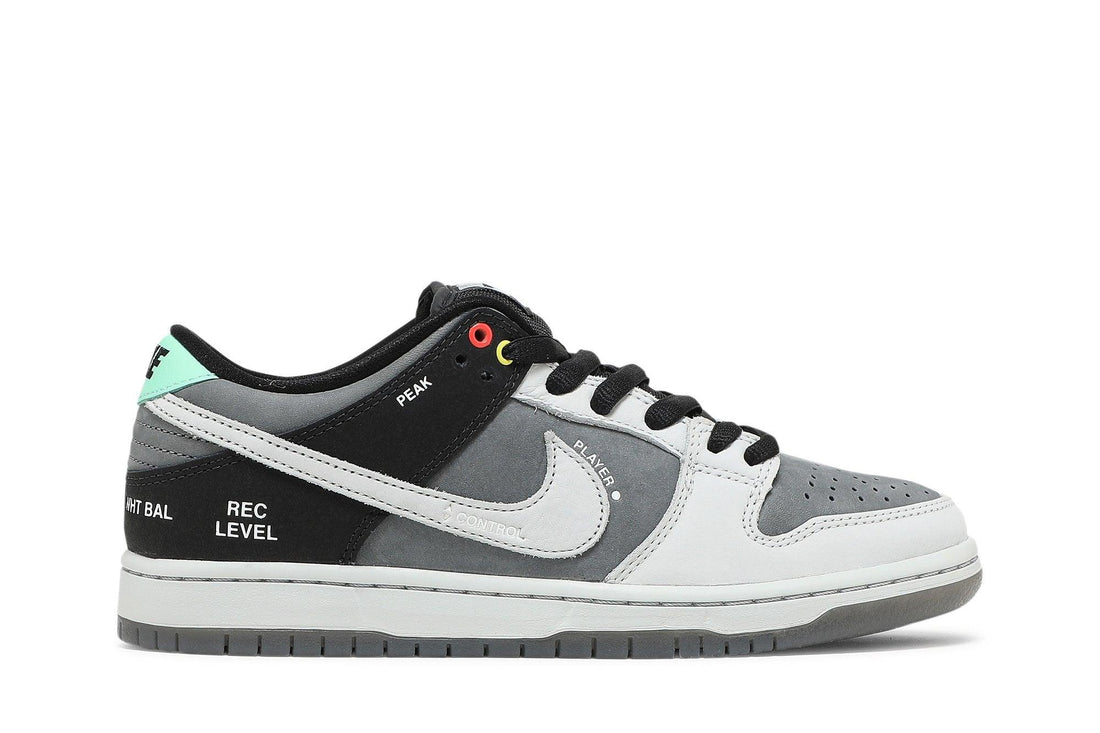 Nike SB Dunk Low VX 1000 Camcorder Cinza
