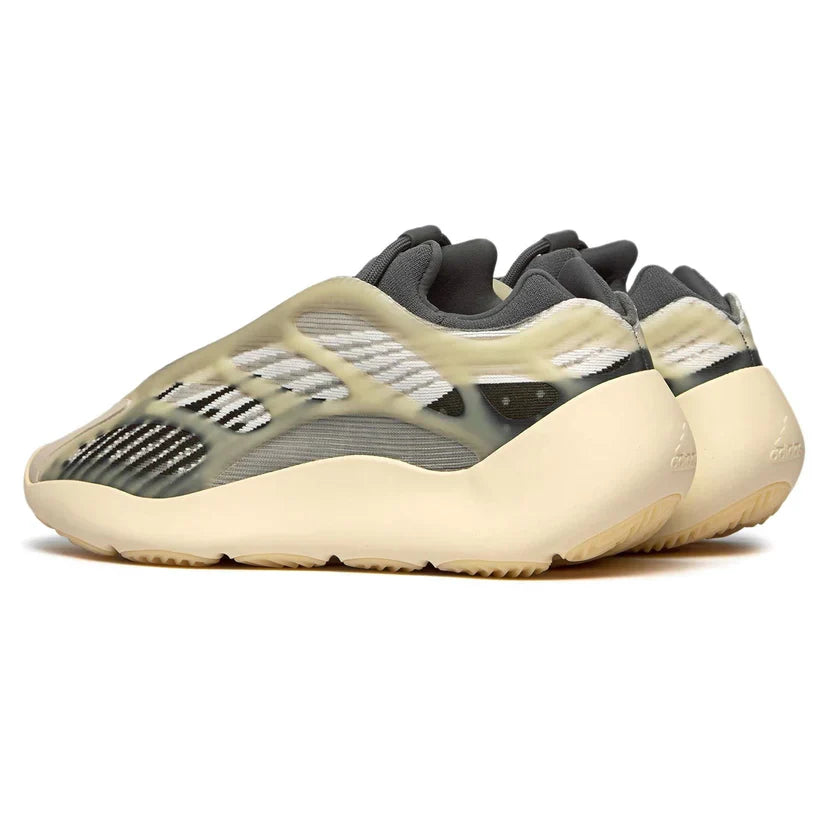 Tênis Adidas Yeezy 700 v3 'Fade Salt' - ID1674