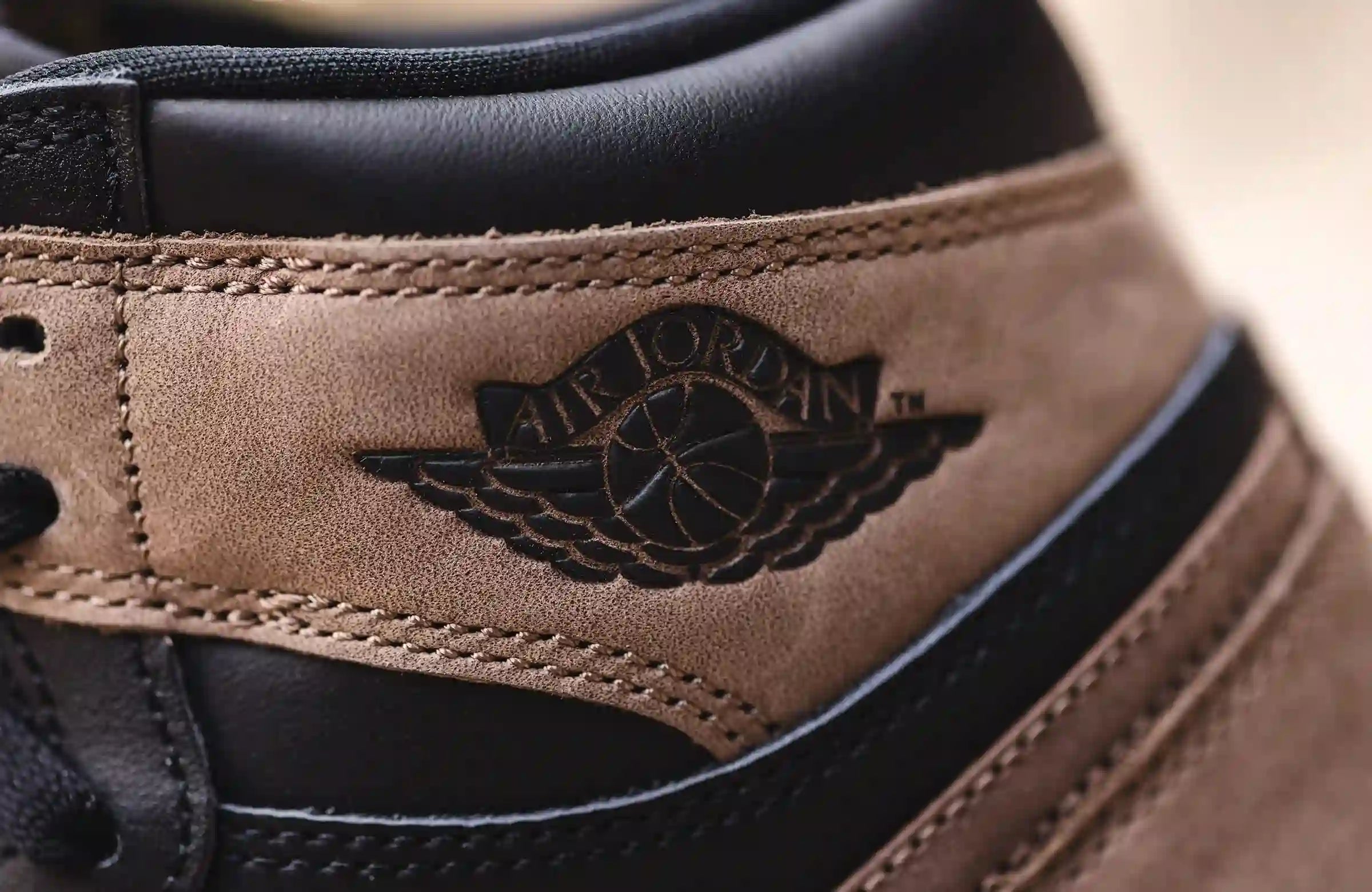 Tênis Air Jordan 1 High "Palomino" Marrom - DZ5485-020