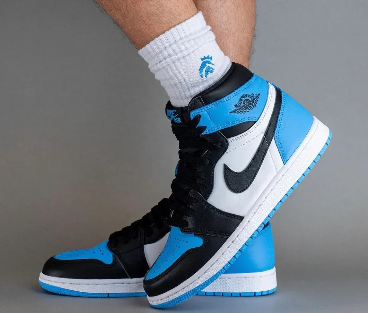Tênis Air Jordan 1 High "UNC Toe" Azul - DZ5485-400