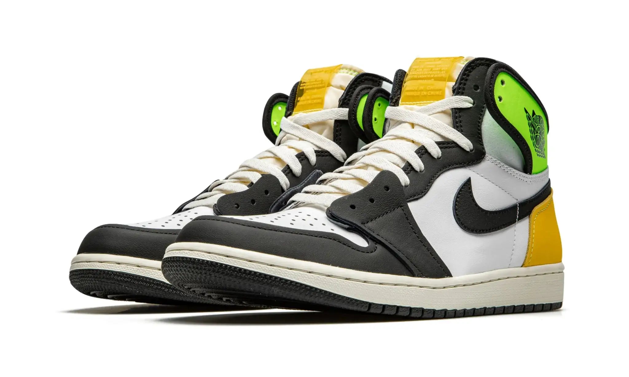Tênis Air Jordan 1 High "Volt Gold" Amarelo - 555088-118