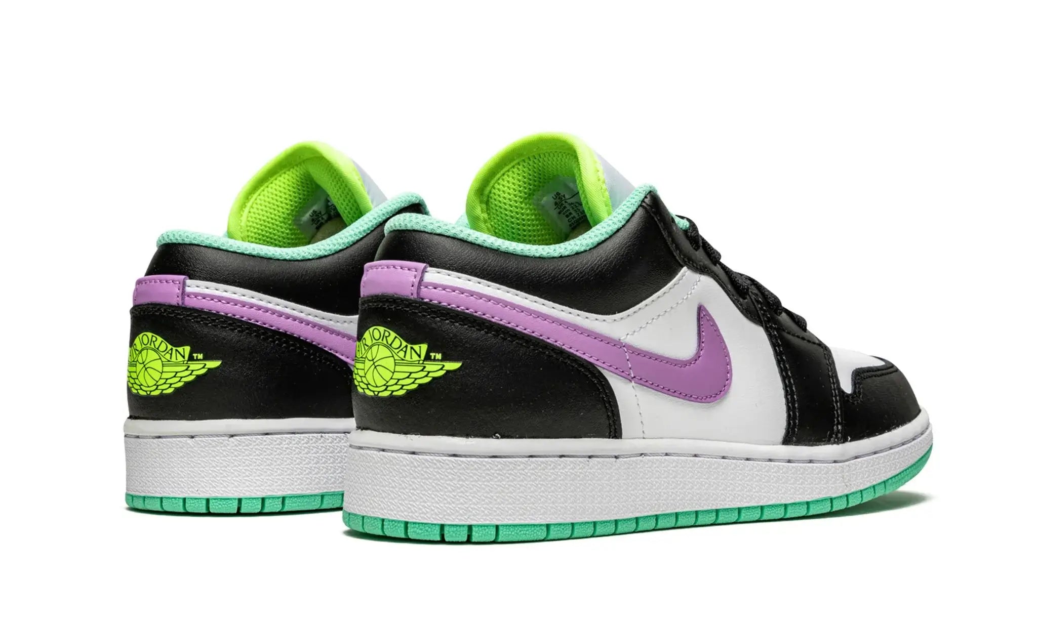 Tênis Air Jordan 1 Low Feminino "Black White Purple" Colorido - 553560-151