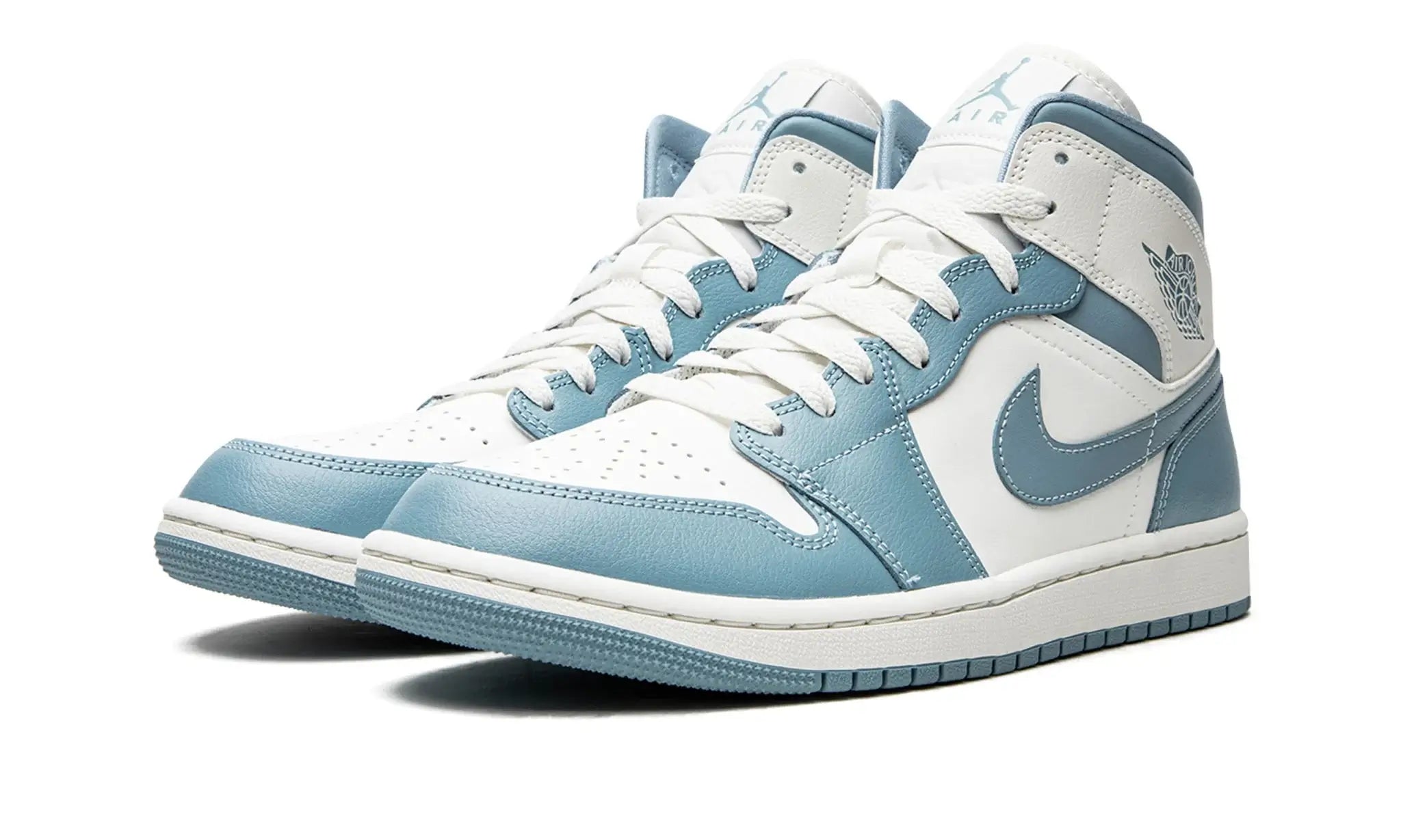 Tênis Air Jordan 1 Mid "UNC" Azul / Branco - BQ6472-141