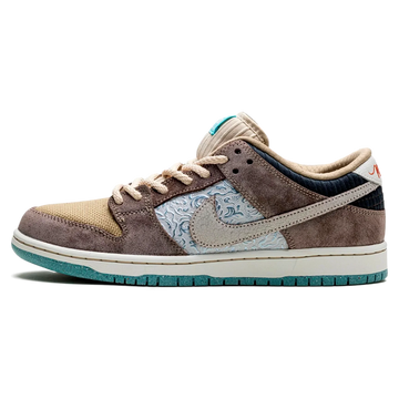 Tênis Nike Dunk Low SB "Big Money Savings" Marrom - FZ3129-200