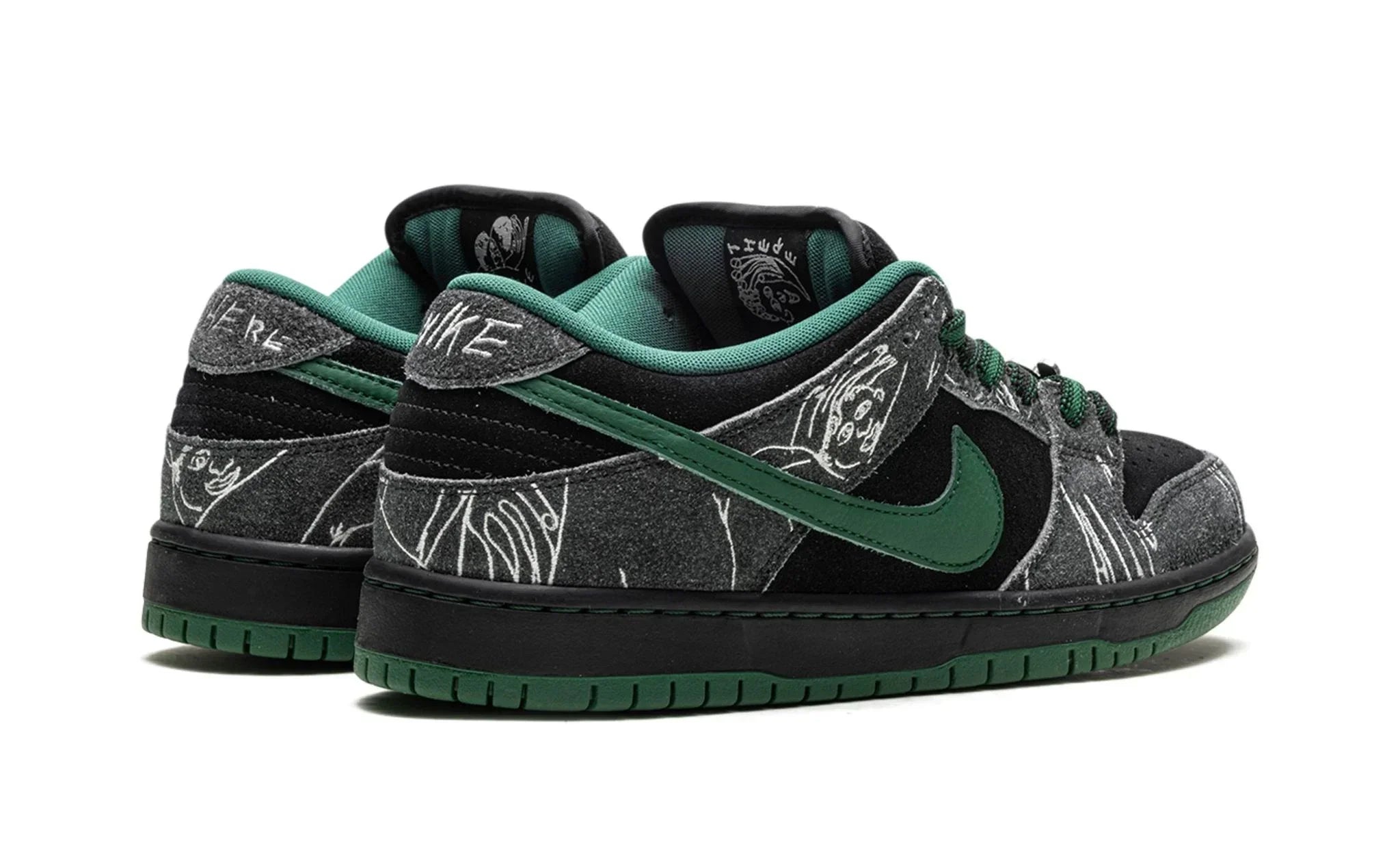 Tênis Nike Dunk Low SB "There Skateboards" Preto / Verde - HF7743-001