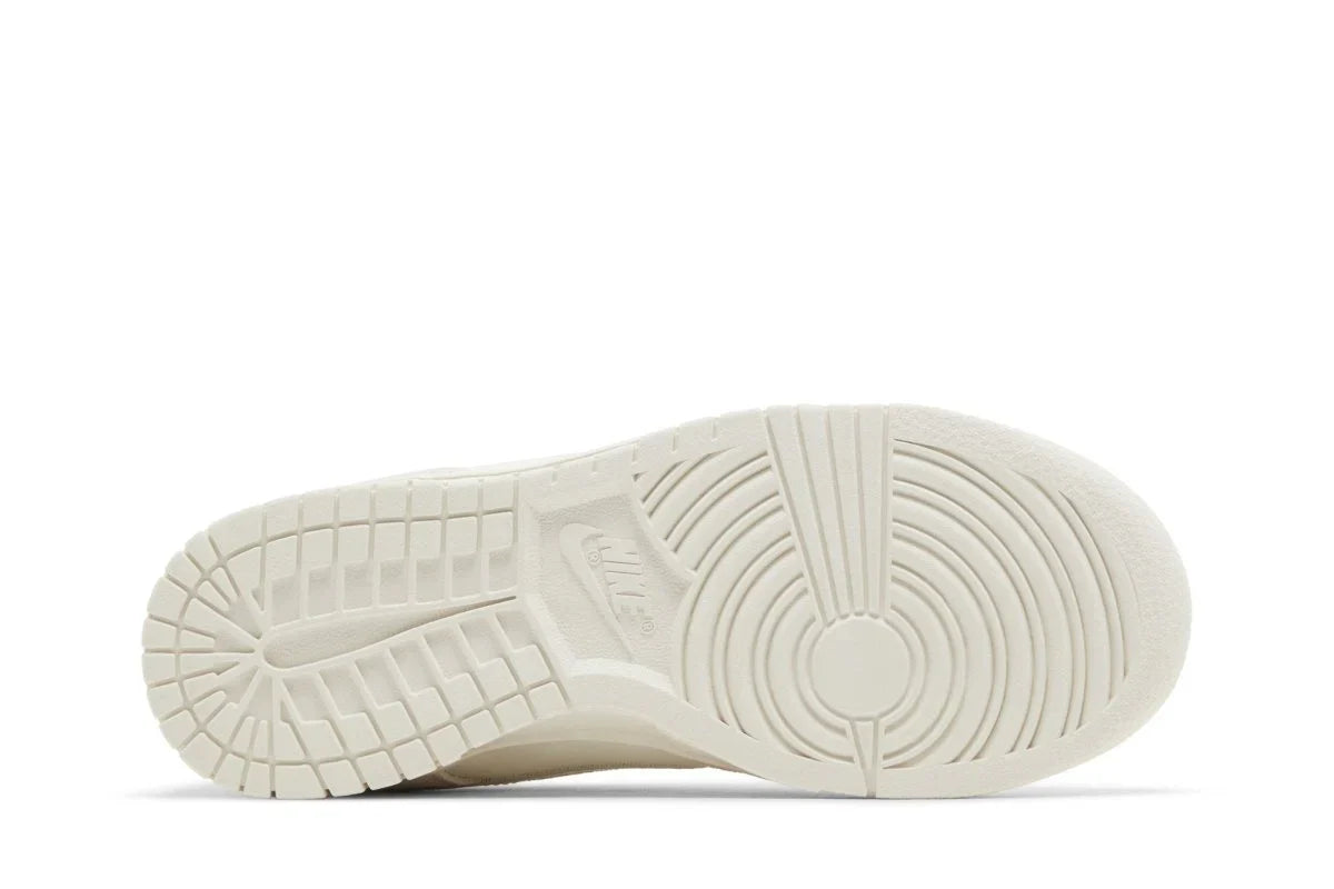 Nike Dunk Low Iridescent Swoosh Bege