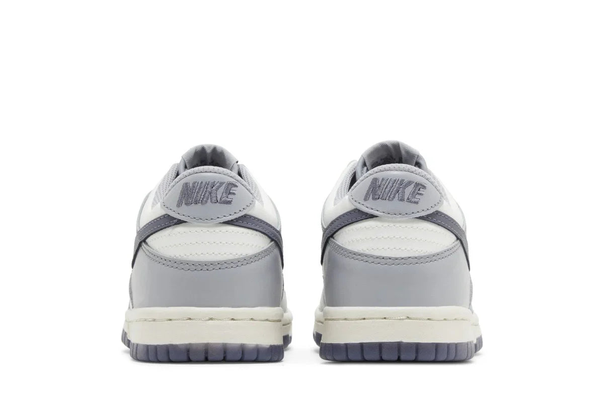 Nike Dunk Low Light Carbon Cinza